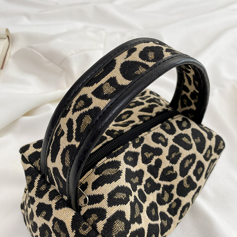 Luipaard make-up tas Luxe grot - Luxury Skincare & Spa recensie en prijs