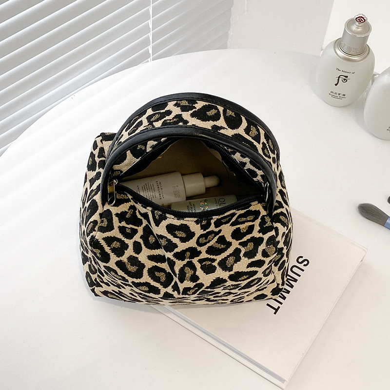 Luipaard make-up tas Luxe grot - Luxury Skincare & Spa recensie en prijs